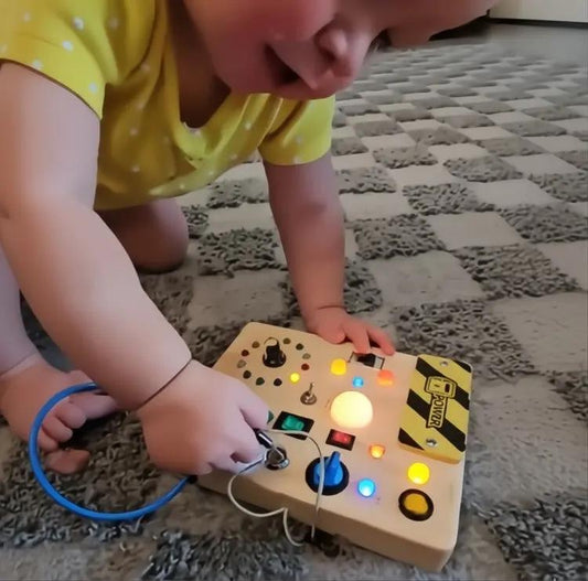 Montessori Holz Aktivitätsbrett – 24 Lernspiele für Kinder