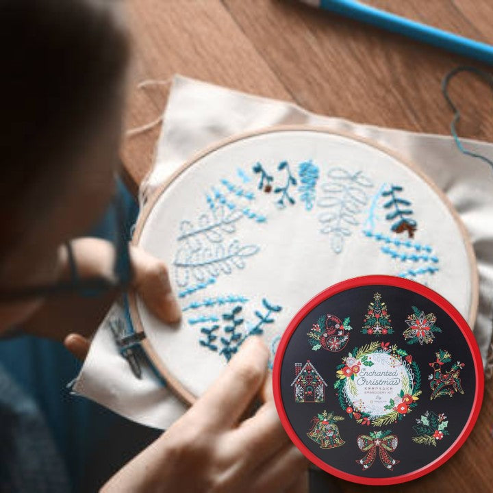 Enchanted Christmas Stickerei-Set – Hochwertiges Weihnachts-Stickset mit Garn, Vorlagen und Holzrahmen