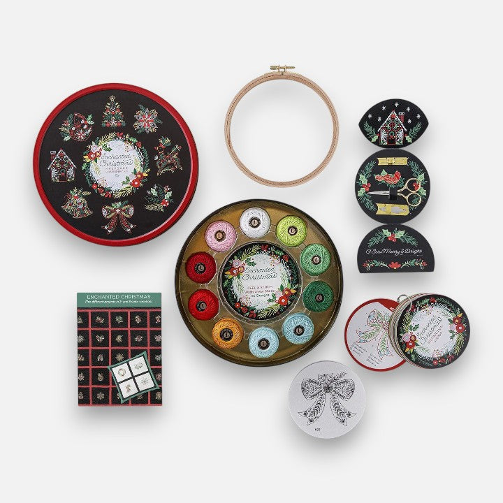 Enchanted Christmas Stickerei-Set – Hochwertiges Weihnachts-Stickset mit Garn, Vorlagen und Holzrahmen