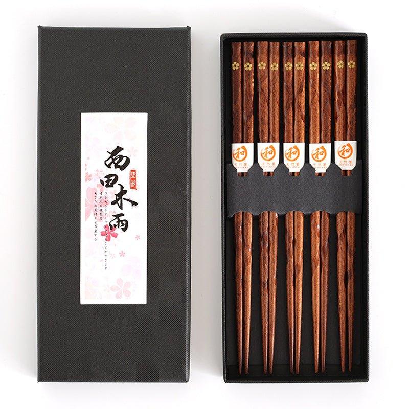 Japanische Holz-Essstäbchen mit goldenem Sakura-Design