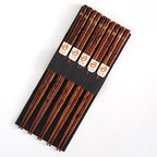 Japanische Holz-Essstäbchen mit goldenem Sakura-Design