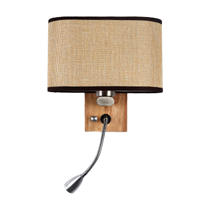 Wandleuchte mit LED-Leselicht und Stoffschirm