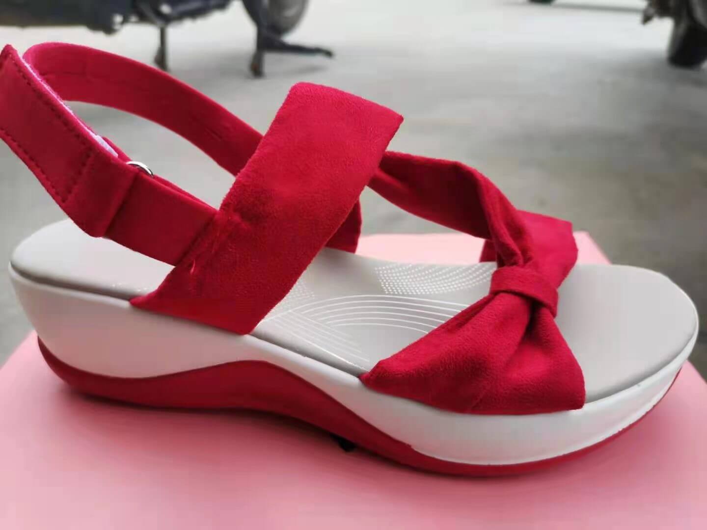 Komfort-Sandalen mit Schleife – rutschfest und leicht