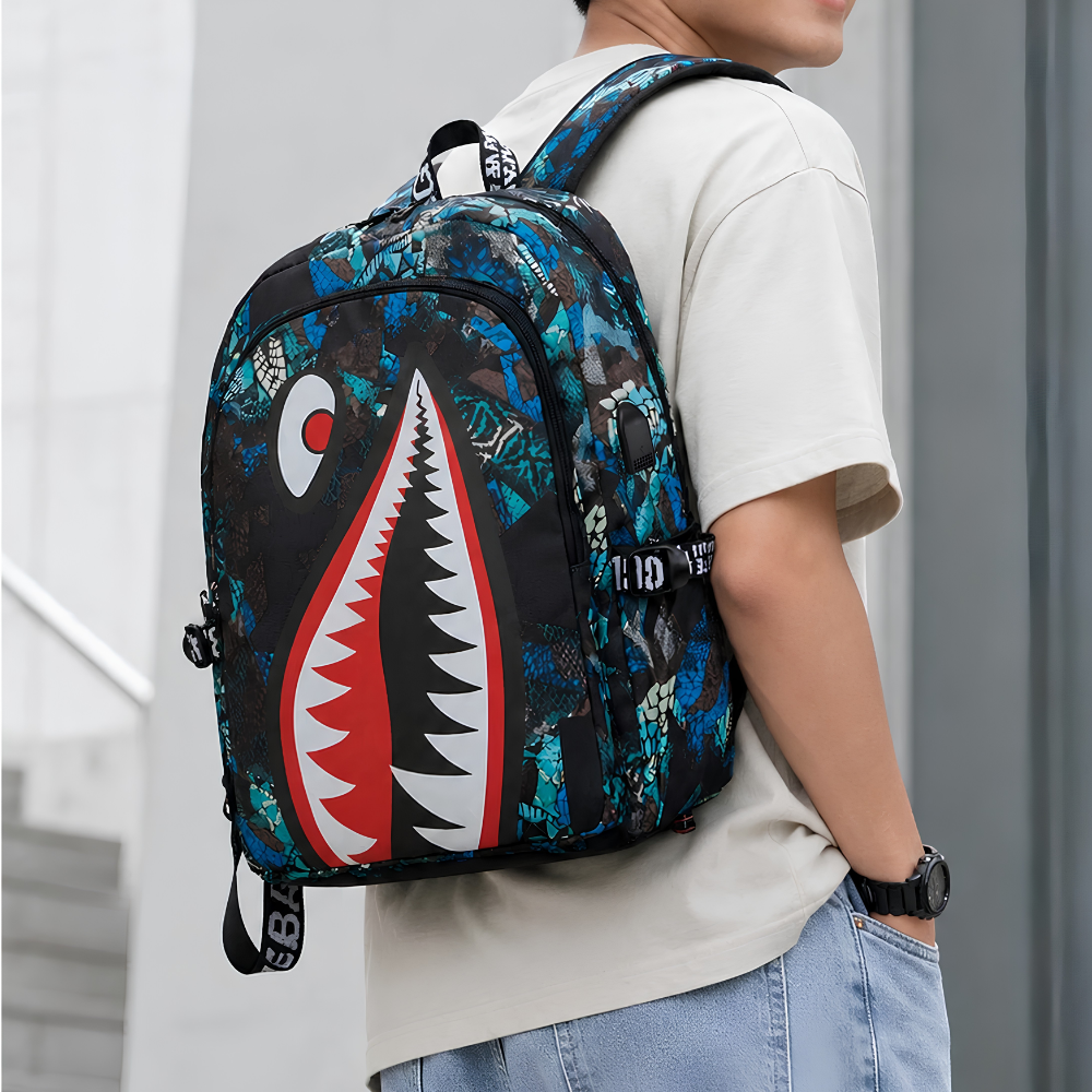 Kinder-Rucksack mit Hai-Motiv und USB-Anschluss