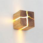 Holz-Wandleuchte mit LED-Beleuchtung