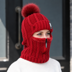 Strickmütze mit Schal und Fellbommel – Winddicht