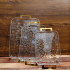 Serviertablett-Set mit Kristallmuster und goldenen Griffen