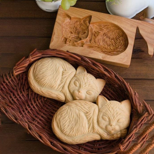Holz-Keksform mit handgeschnitzten Tiermotiven
