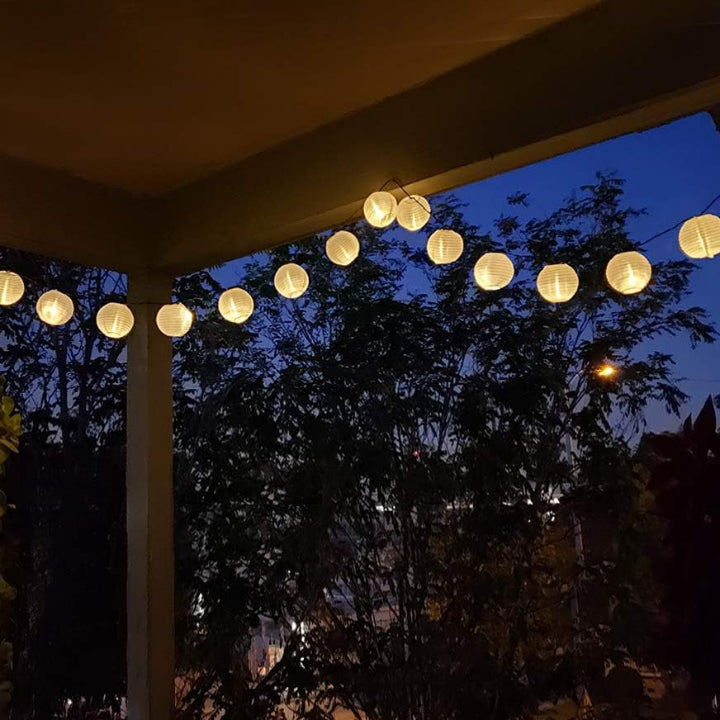 Solar-Laternenlichterkette mit LED-Stofflaternen