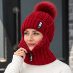 Strickmütze mit Schal und Fellbommel – Winddicht
