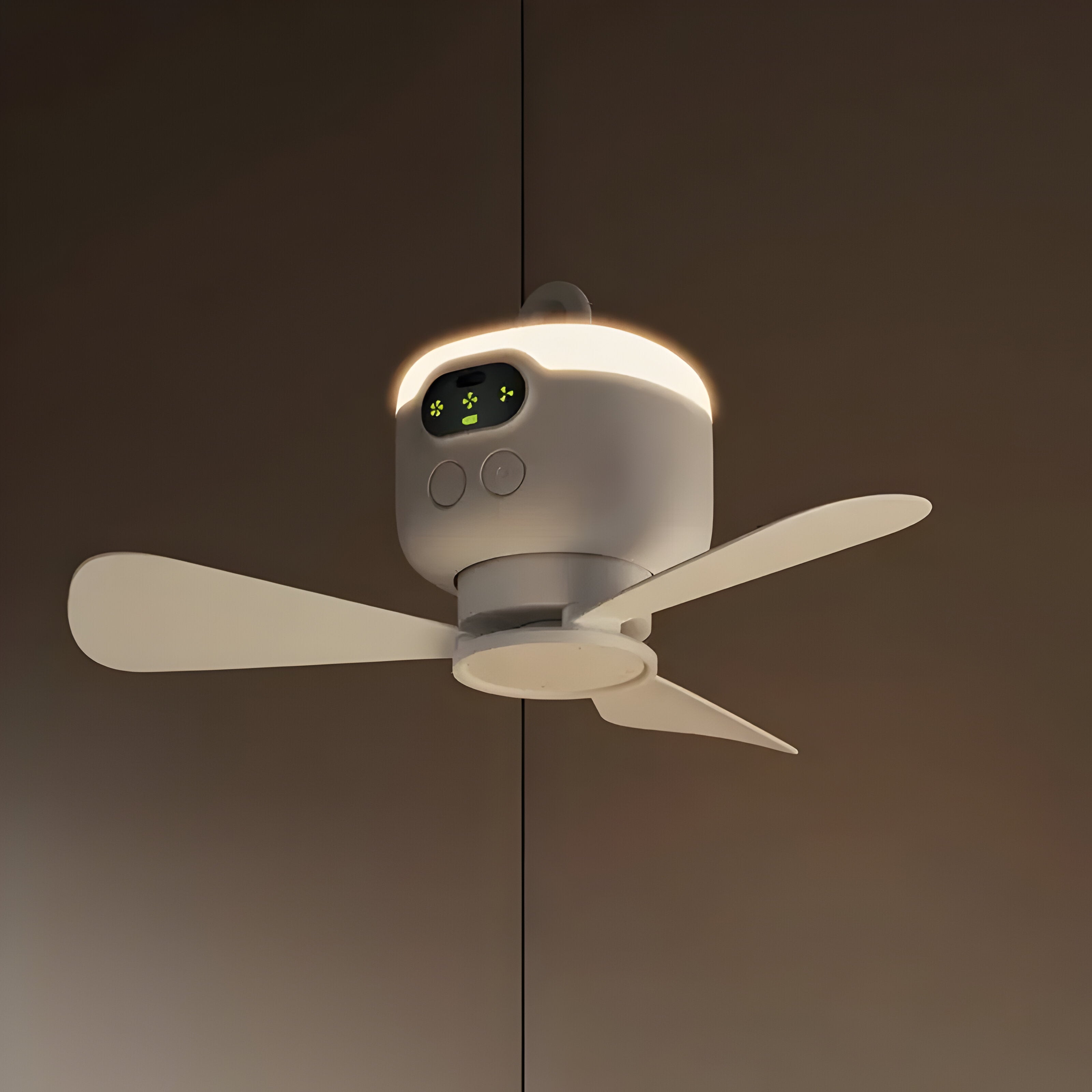Camping-Ventilator mit LED-Beleuchtung und Fernbedienung