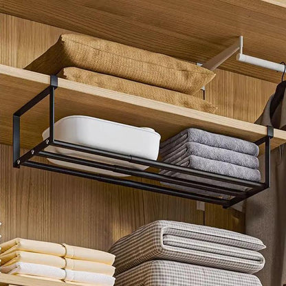 Ausziehbares Schrankeinlegefach — Platzsparende Ordnung im Handumdrehen