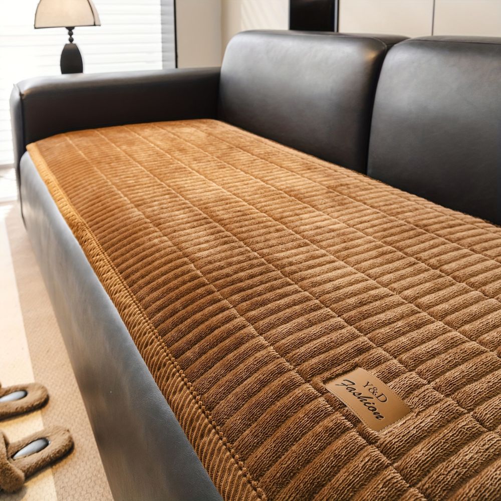 Mikrofaser Sofaschutz – Gesteppt mit Rutschfester Passform