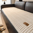 Mikrofaser Sofaschutz – Gesteppt mit Rutschfester Passform