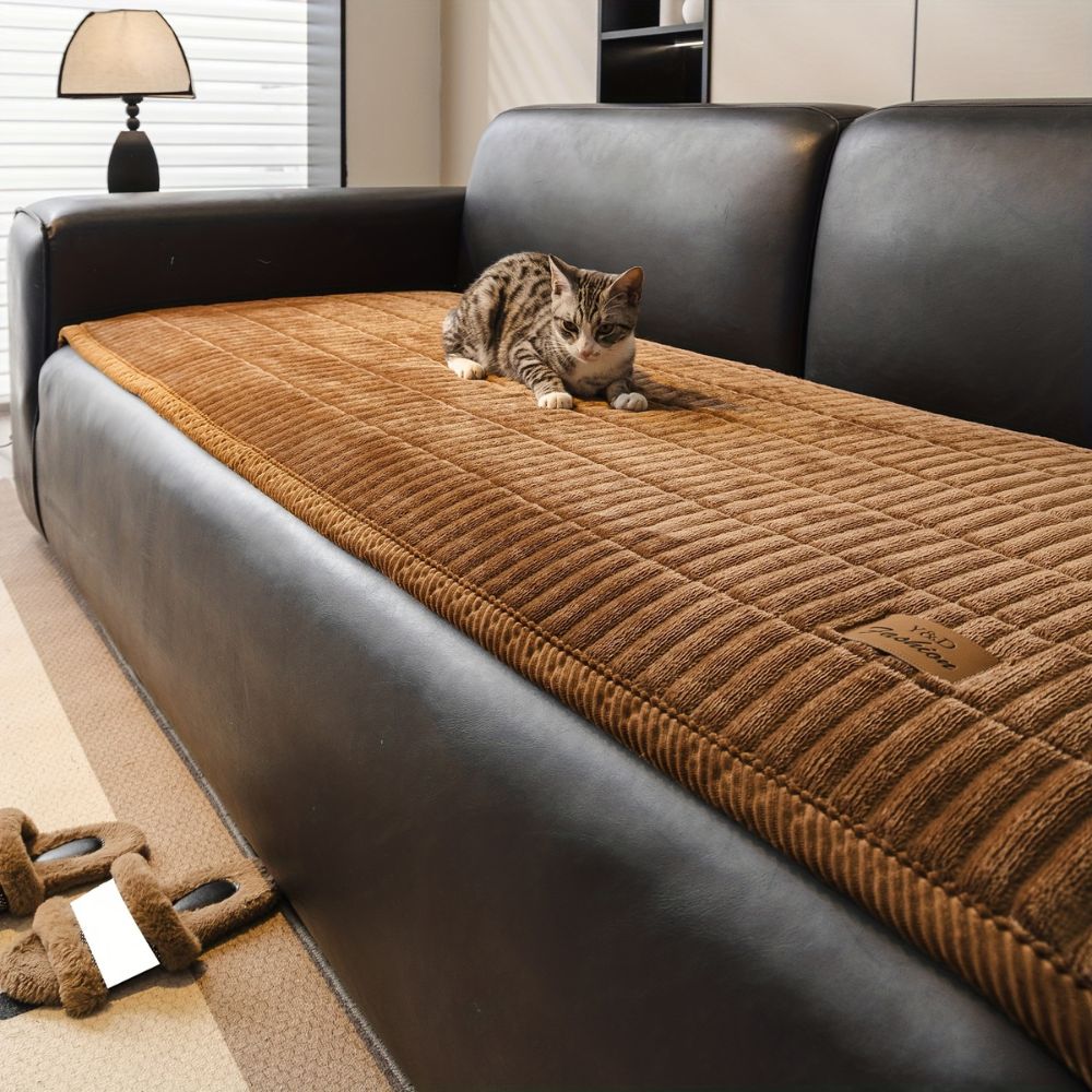 Mikrofaser Sofaschutz – Gesteppt mit Rutschfester Passform