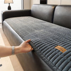 Mikrofaser Sofaschutz – Gesteppt mit Rutschfester Passform