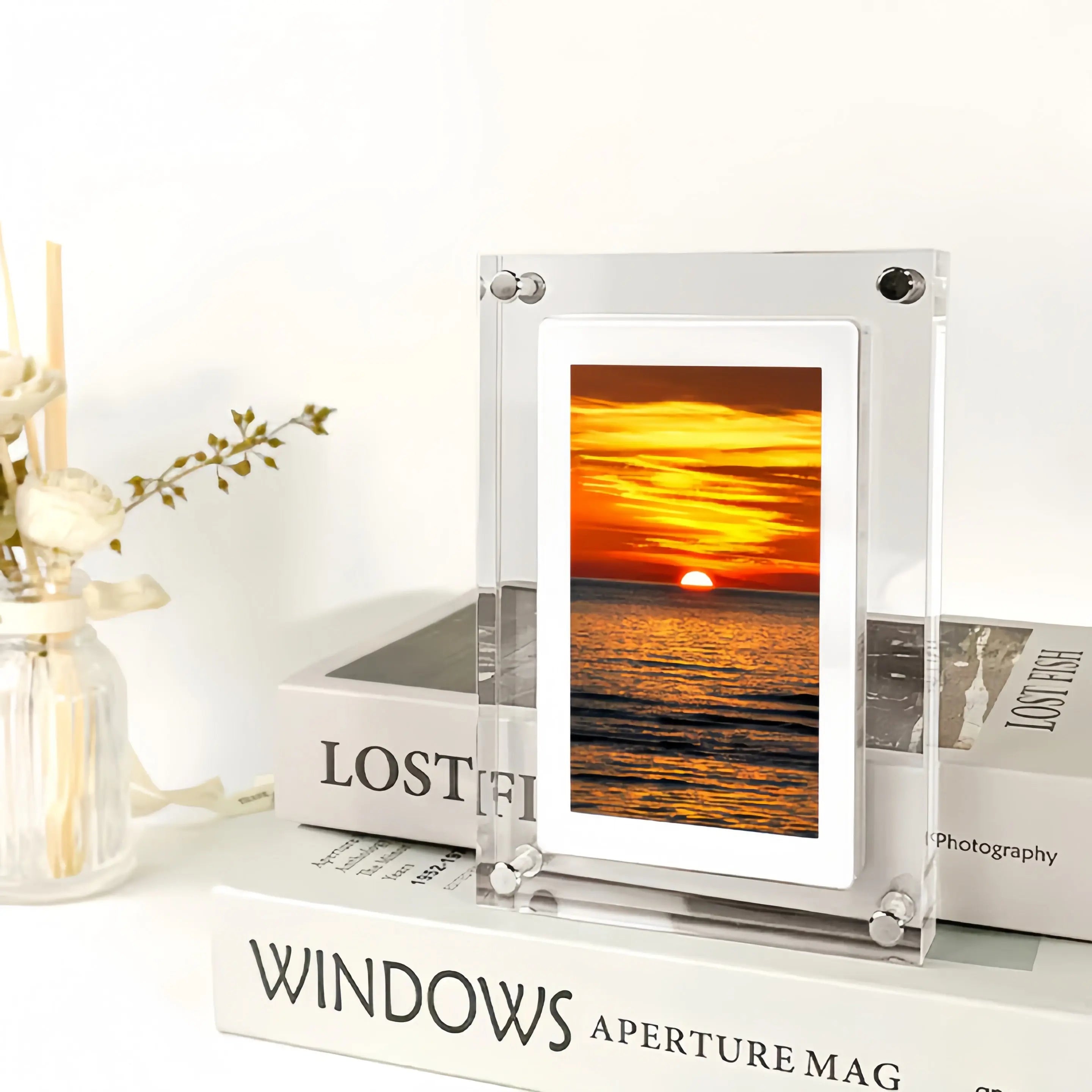 Digitaler Bilderrahmen aus Acryl mit 7" HD-Display
