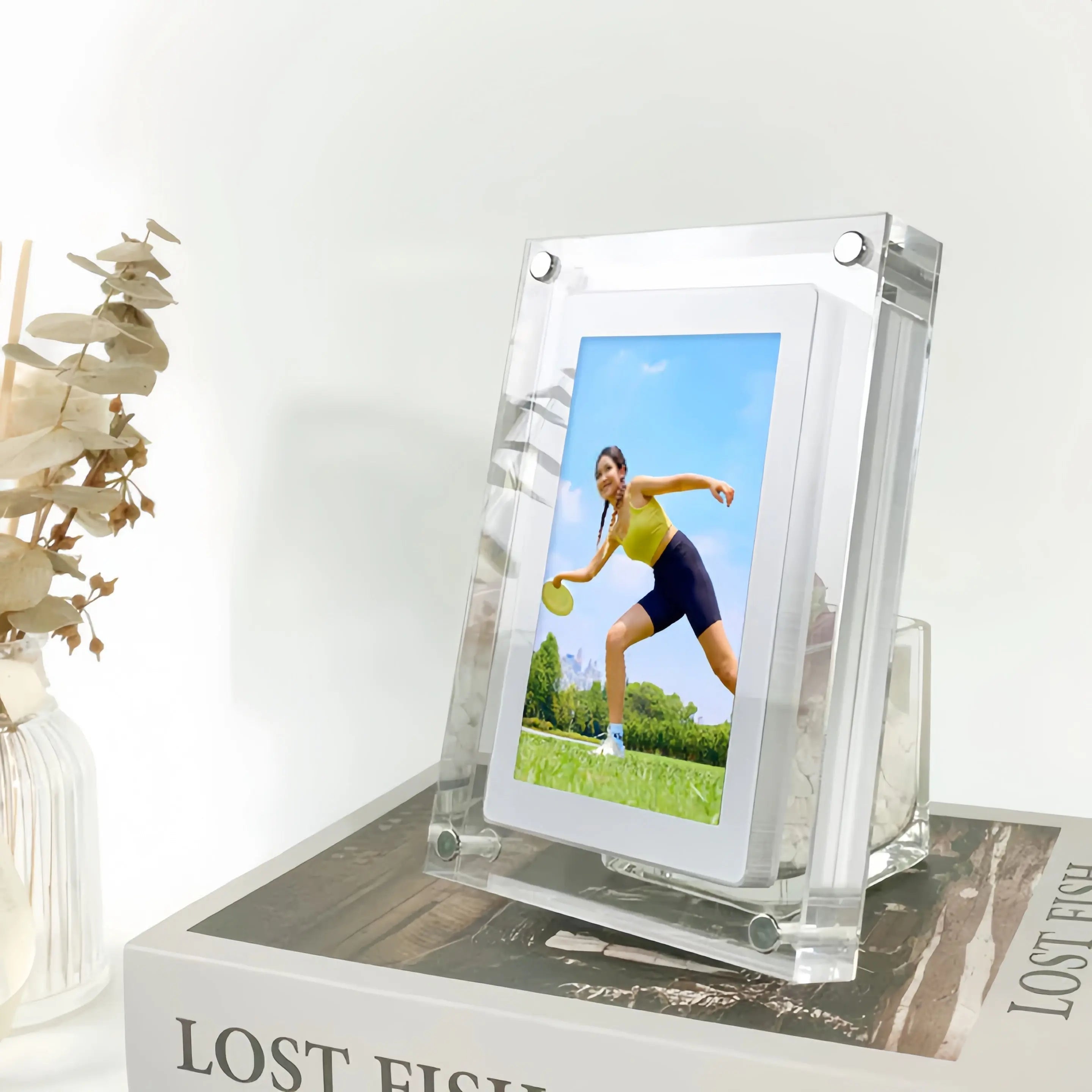 Digitaler Bilderrahmen aus Acryl mit 7" HD-Display