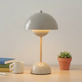 Dimmbare Tischleuchte im skandinavischen Design