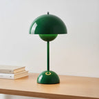 Dimmbare Tischleuchte im skandinavischen Design