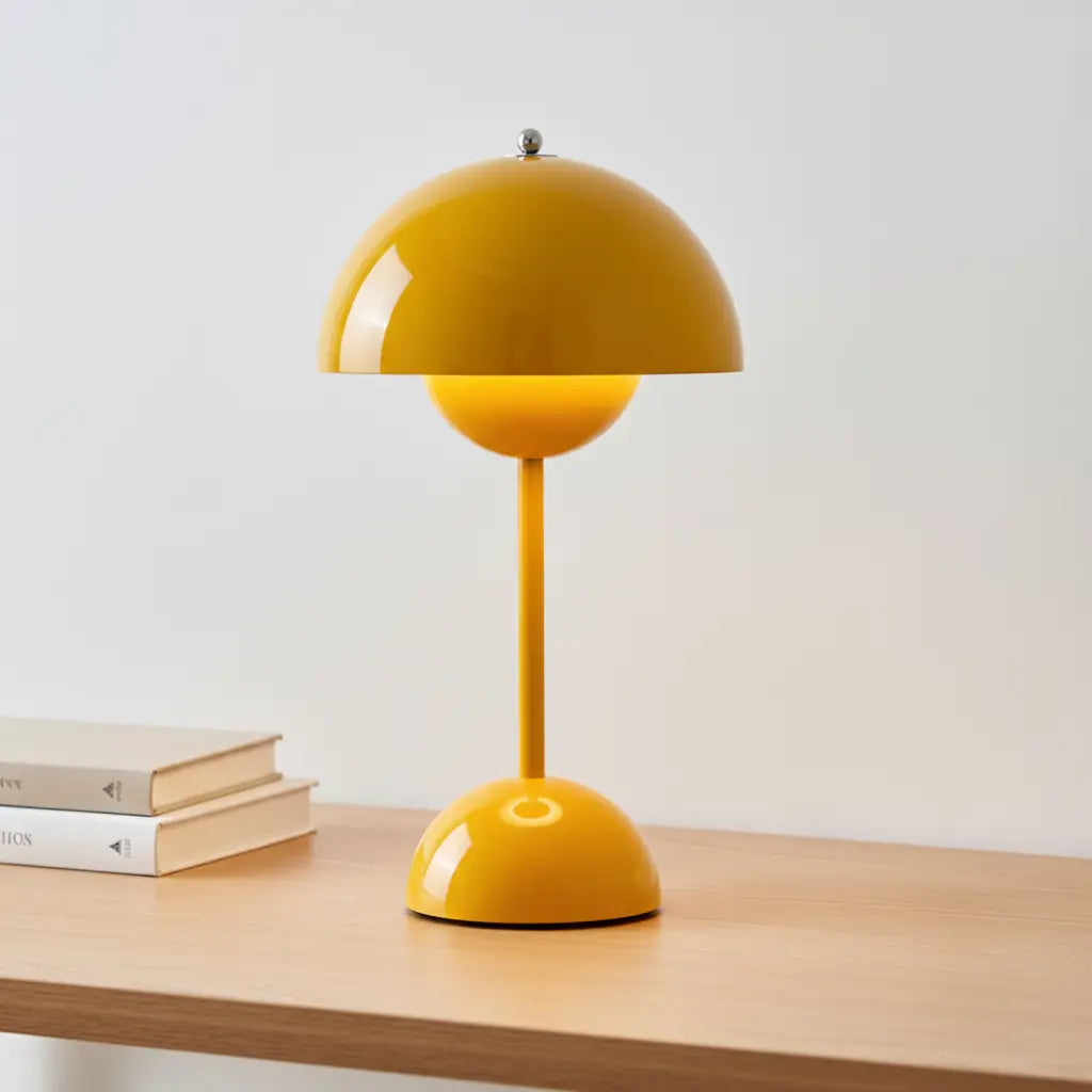 Dimmbare Tischleuchte im skandinavischen Design