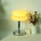 Glas-Tischlampe mit farbigem Lampenschirm
