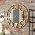 Wanduhr aus Metall mit Spiegelelementen