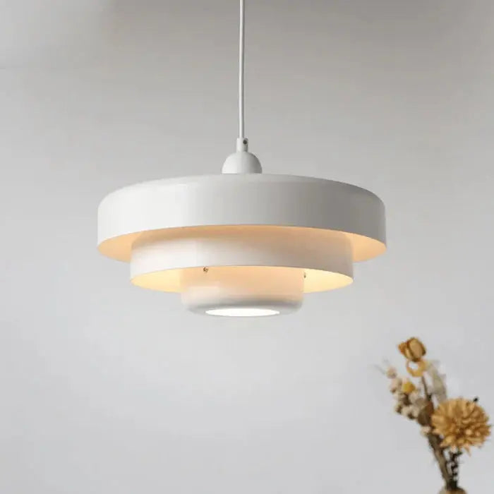 Pendelleuchte aus Metall mit gestuftem Design