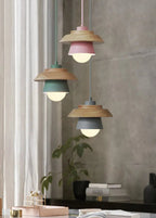 Pendelleuchte aus Holz und Aluminium im nordischen Design