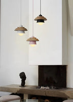 Pendelleuchte aus Holz und Aluminium im nordischen Design
