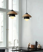Pendelleuchte aus Holz und Aluminium im nordischen Design