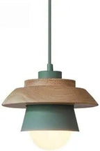 Pendelleuchte aus Holz und Aluminium im nordischen Design