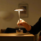 Kabellose LED-Tischleuchte mit Dimmer aus Edelstahl