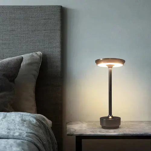 Kabellose LED-Tischleuchte mit Dimmer aus Edelstahl