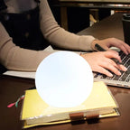 LED-Kugelleuchte mit 16 Farben und Fernbedienung