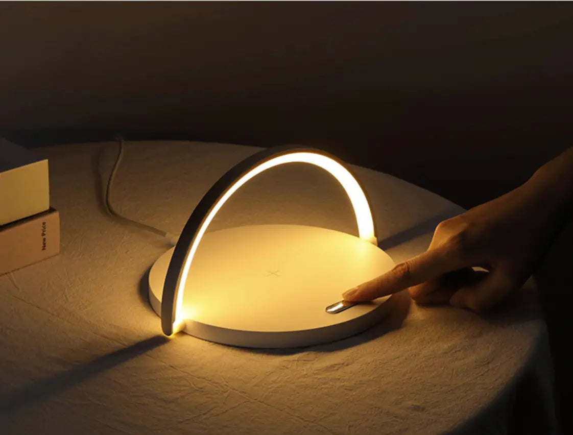 LED-Nachttischlampe mit kabellosem Qi-Ladepad – Dimmbar