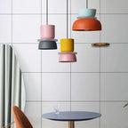 Pendelleuchte aus Metall im skandinavischen Design