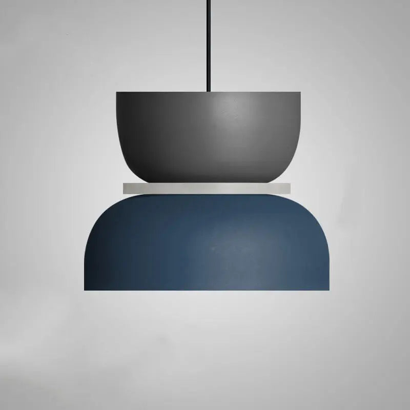 Pendelleuchte aus Metall im skandinavischen Design