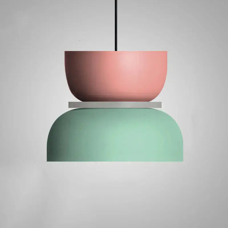 Pendelleuchte aus Metall im skandinavischen Design