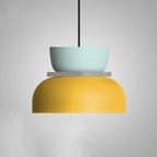 Pendelleuchte aus Metall im skandinavischen Design