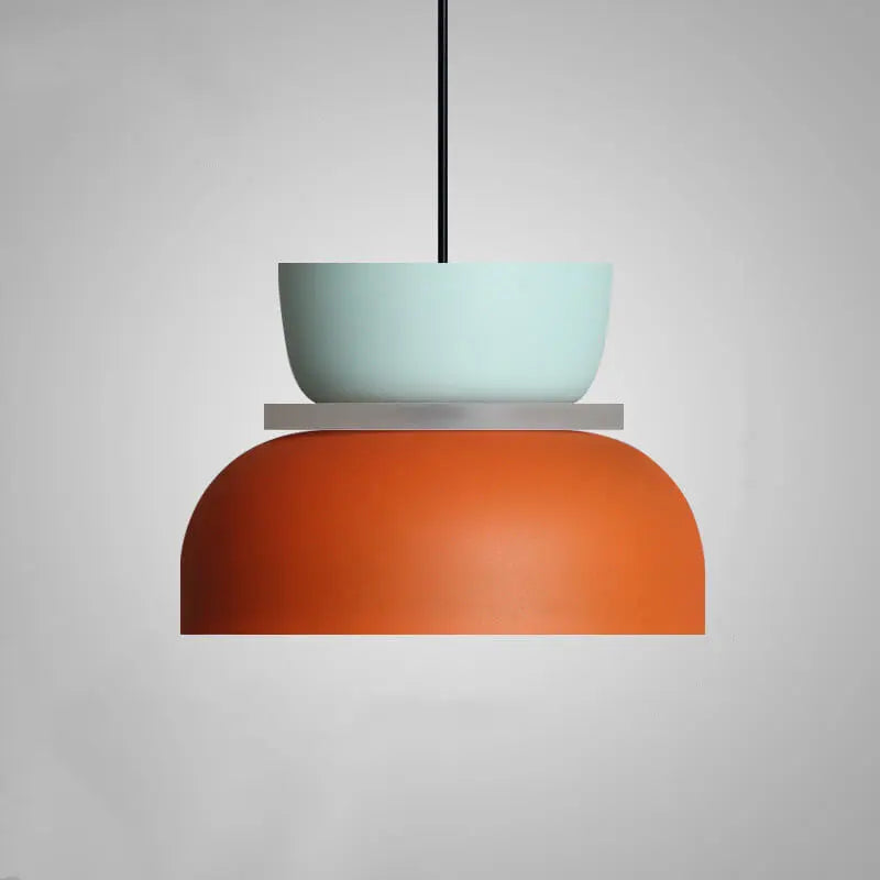 Pendelleuchte aus Metall im skandinavischen Design