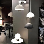 Pendelleuchte aus Metall mit Kuppelform