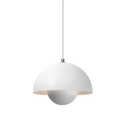 Pendelleuchte aus Metall mit Kuppelform