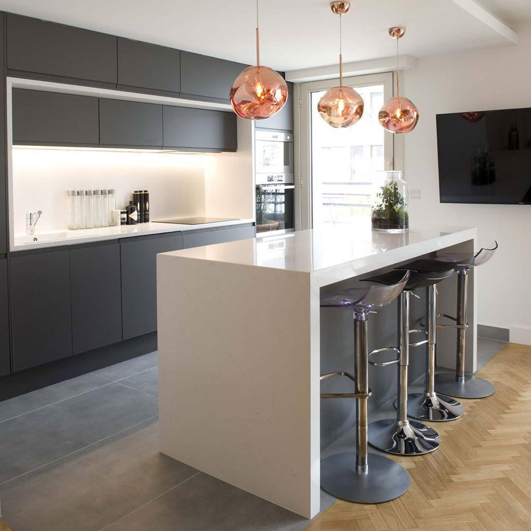 Pendelleuchte mit Lava-Glasschirm