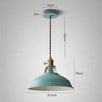 Pendelleuchte aus Metall im Industriedesign