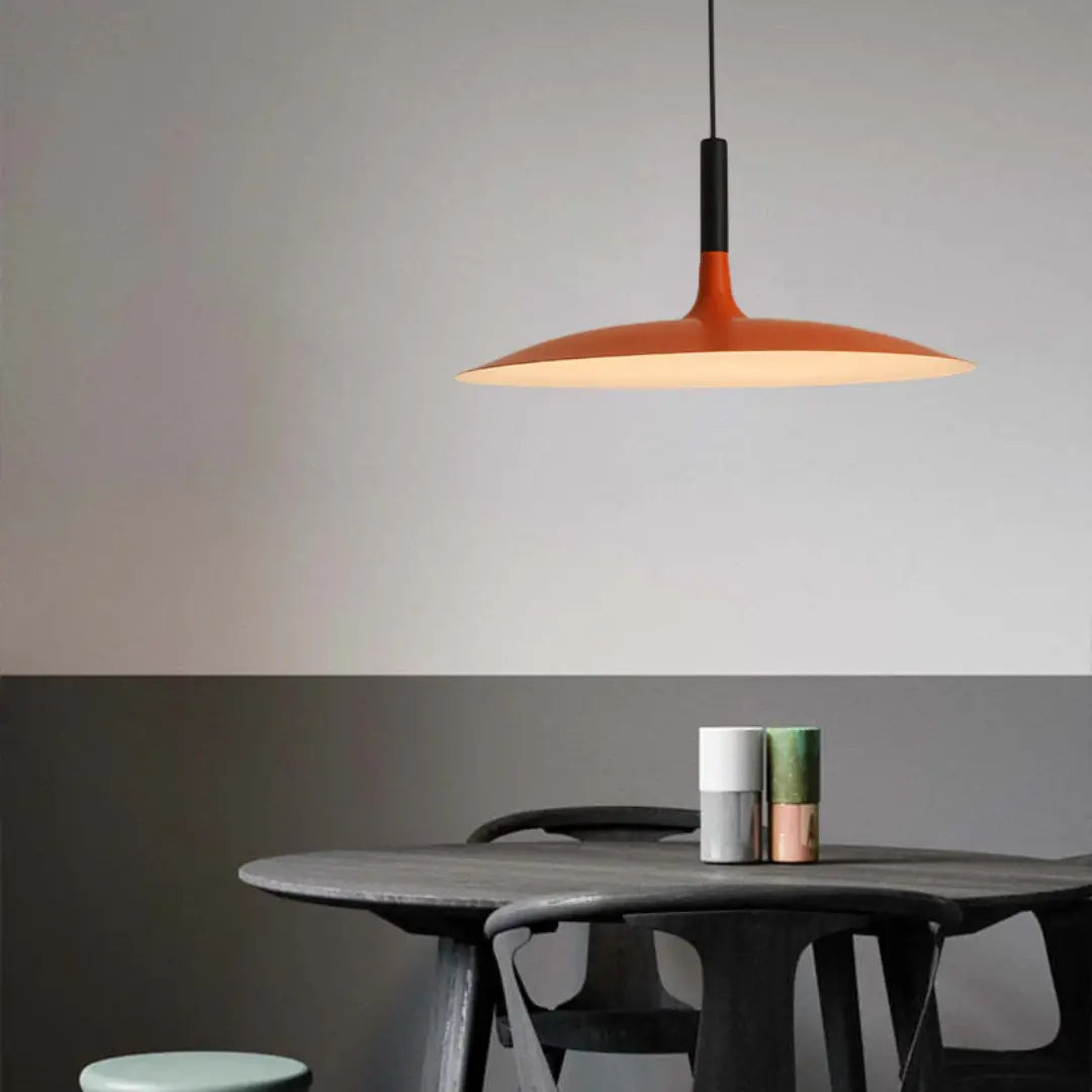 Minimalistische LED-Hängeleuchte aus Metall – Höhenverstellbar