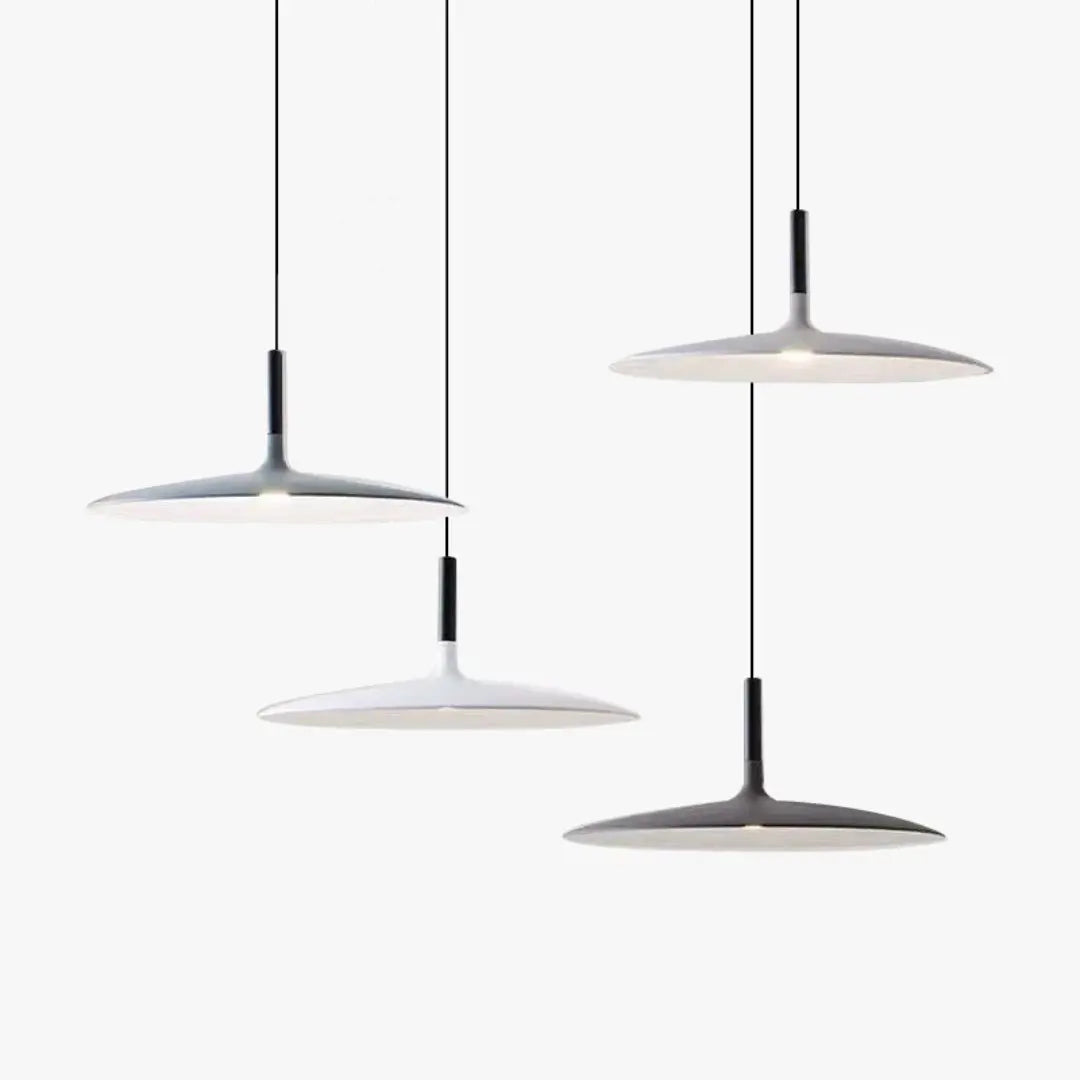 Minimalistische LED-Hängeleuchte aus Metall – Höhenverstellbar