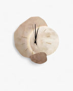 Wanduhr mit Mondmotiv in Beige und Gold