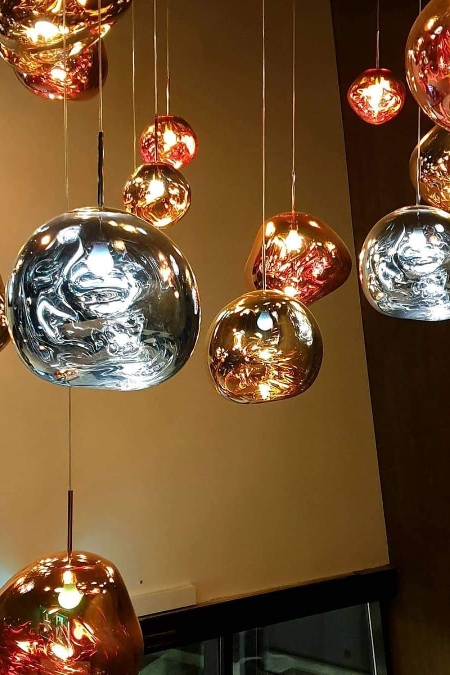 Pendelleuchte mit Lava-Glasschirm