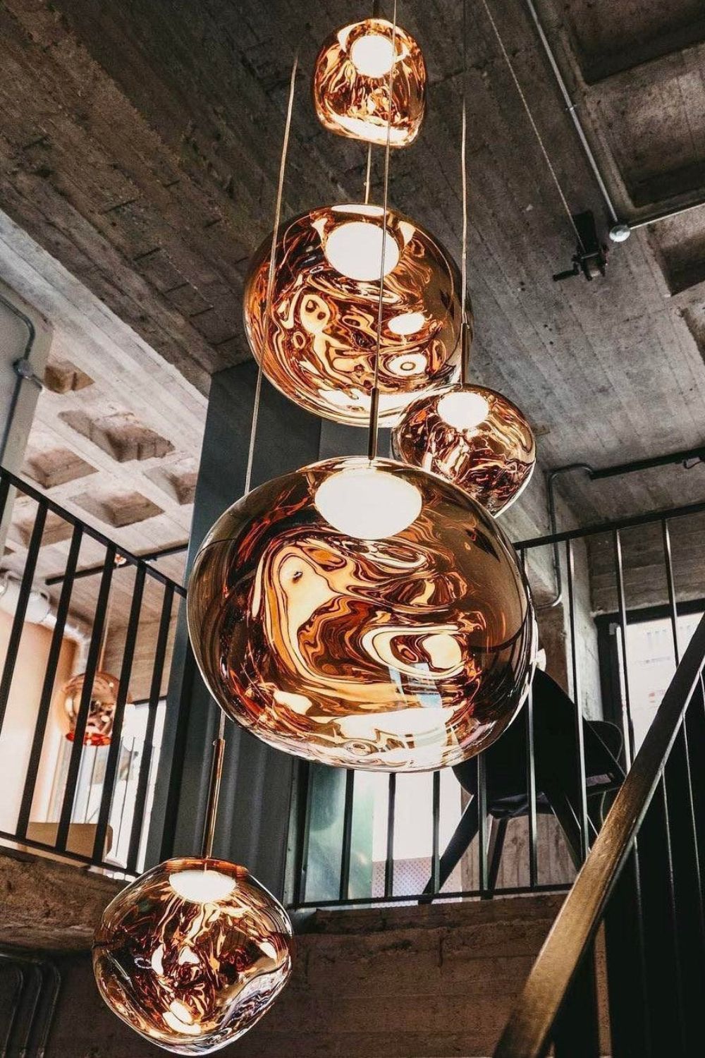 Pendelleuchte mit Lava-Glasschirm
